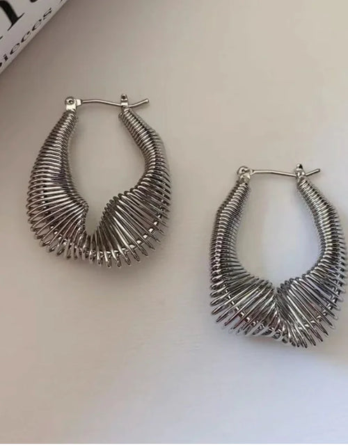 Load image into Gallery viewer, Twist Earrings
