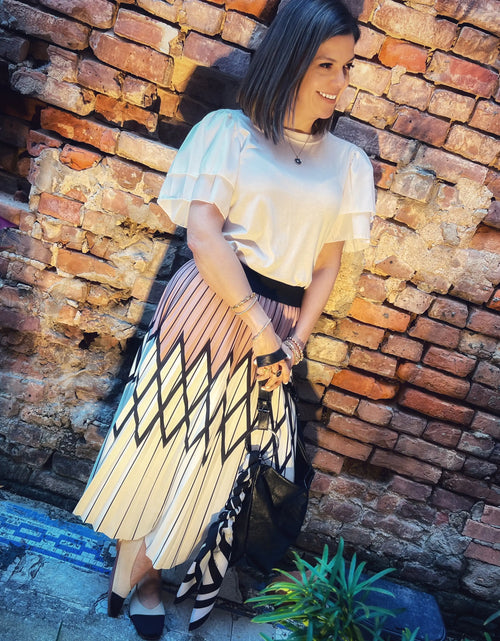 Load image into Gallery viewer, Magnolia Pleated Skirt
